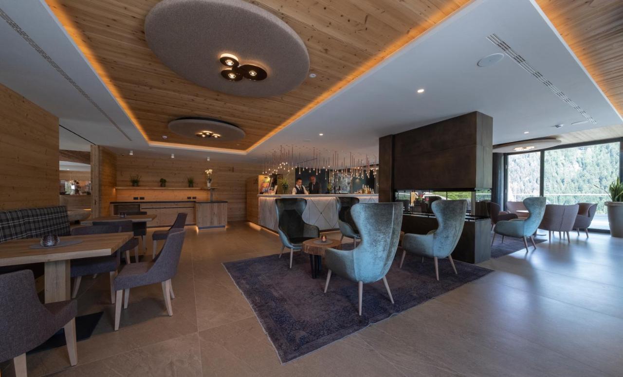 Ciampedie Luxury Alpine Spa Hotel Vigo di Fassa Εξωτερικό φωτογραφία