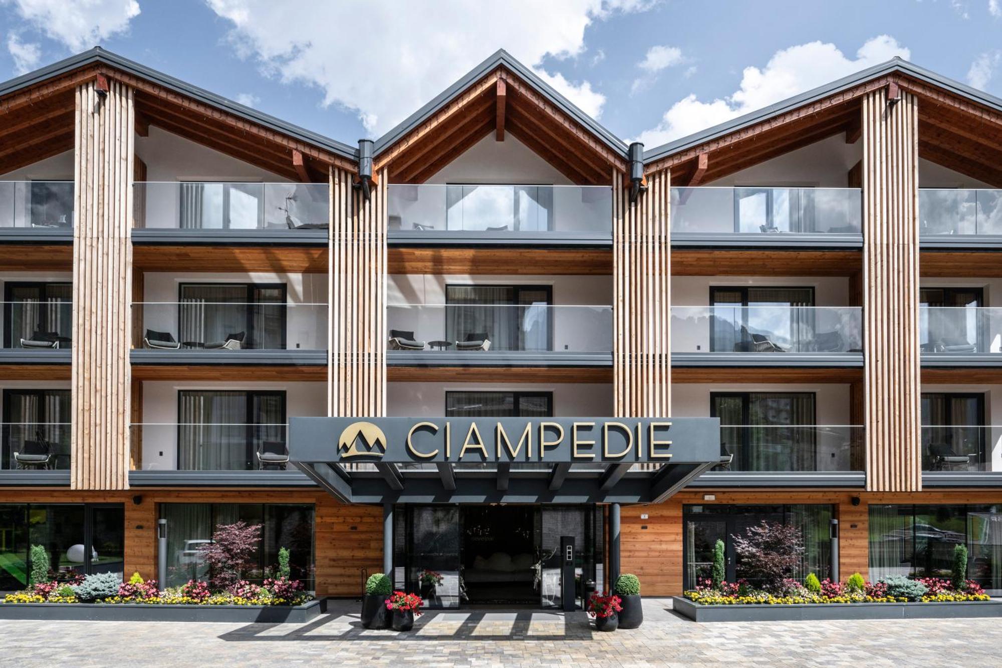 Ciampedie Luxury Alpine Spa Hotel Vigo di Fassa Εξωτερικό φωτογραφία