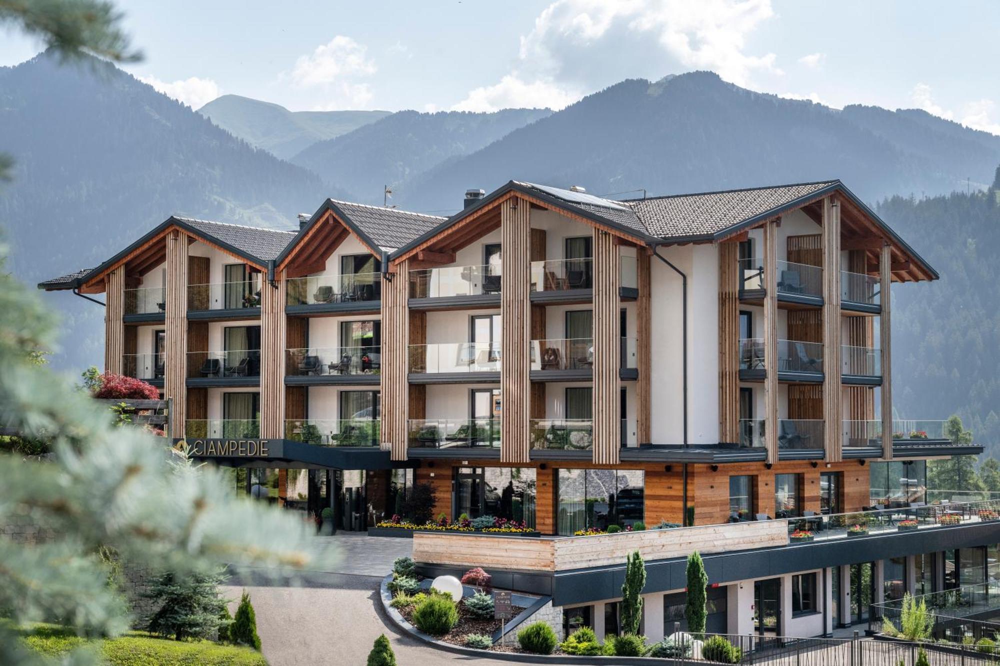 Ciampedie Luxury Alpine Spa Hotel Vigo di Fassa Εξωτερικό φωτογραφία