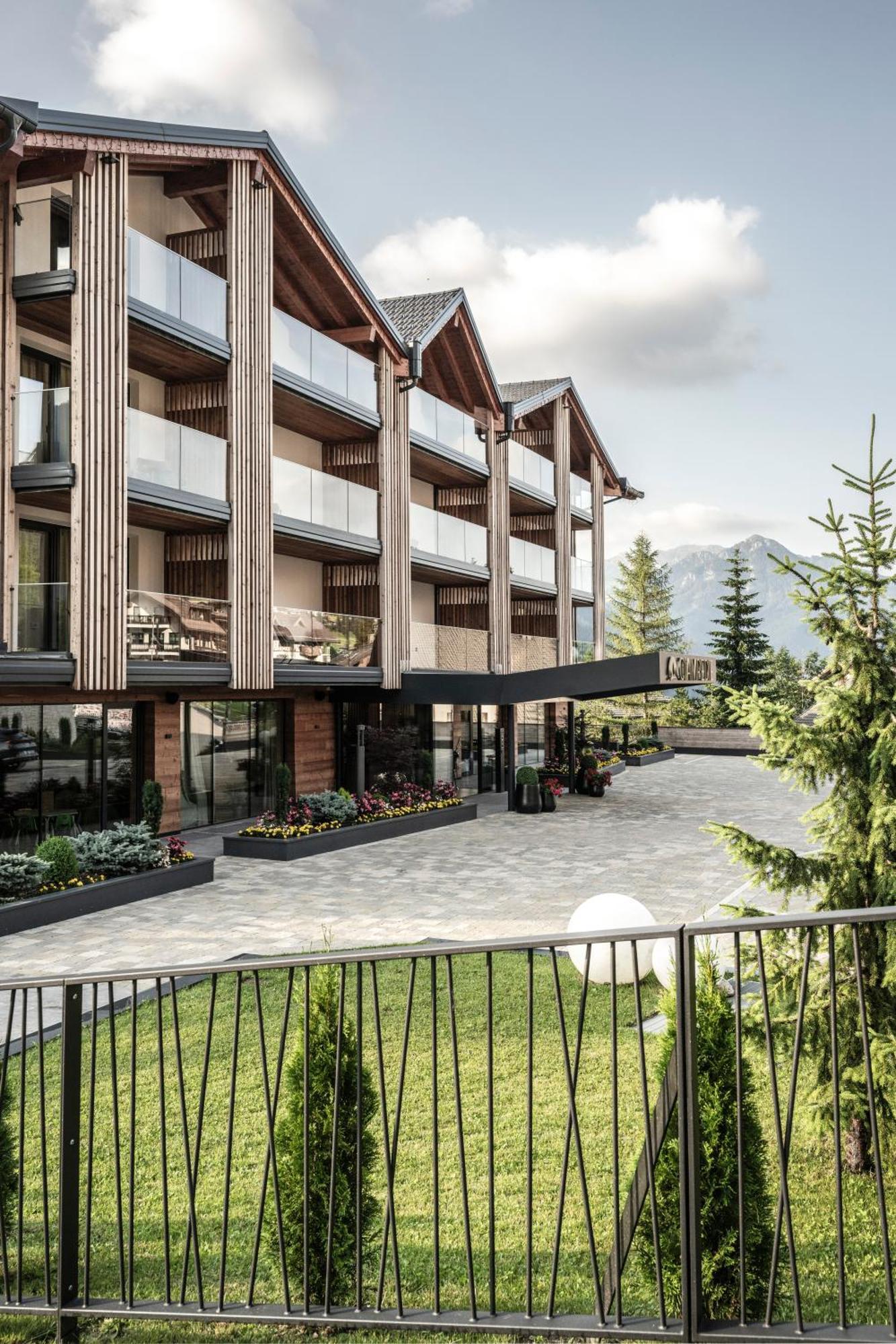 Ciampedie Luxury Alpine Spa Hotel Vigo di Fassa Εξωτερικό φωτογραφία
