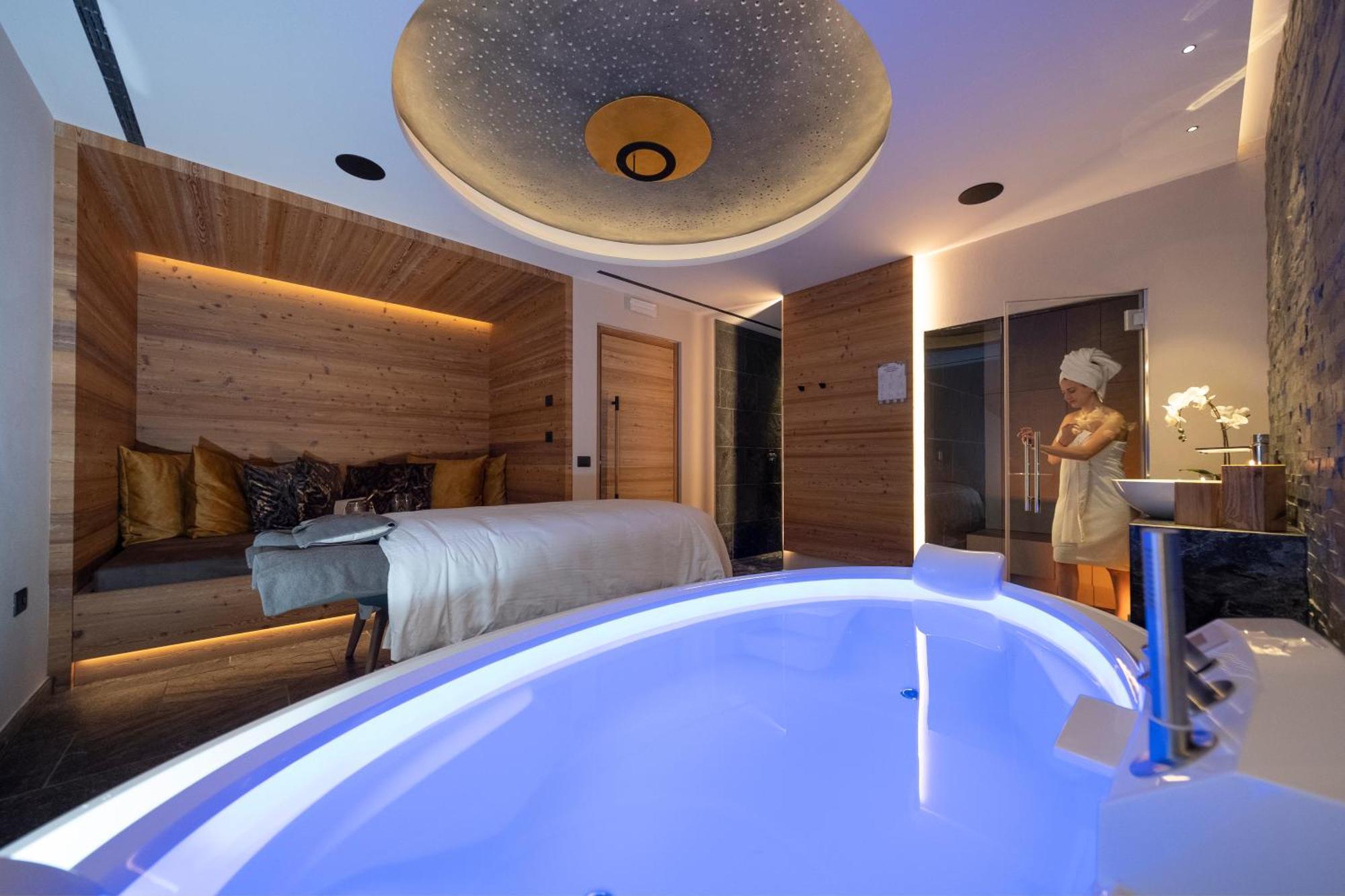 Ciampedie Luxury Alpine Spa Hotel Vigo di Fassa Εξωτερικό φωτογραφία